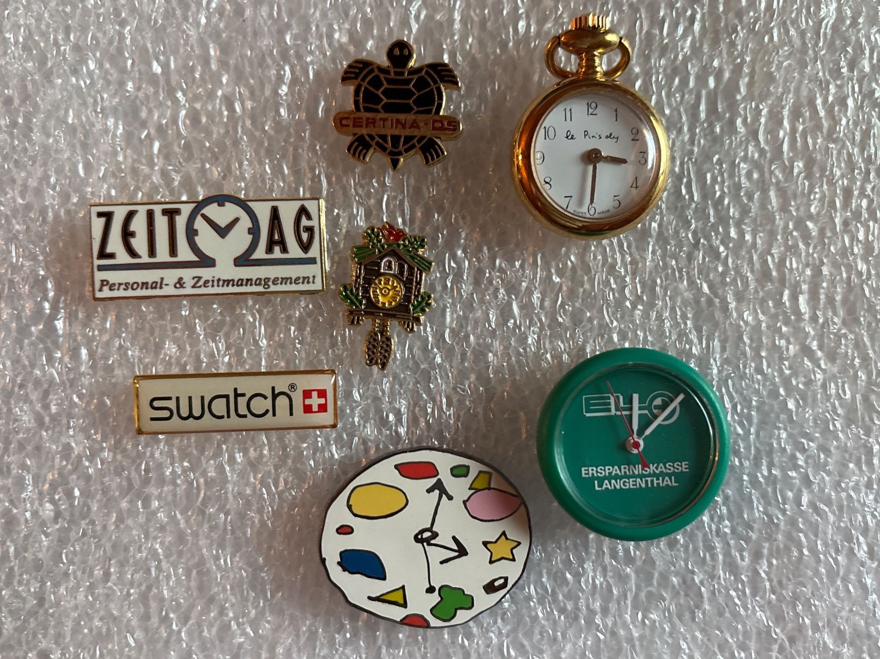 Plaketten & Abzeichen: Pins Uhren – Gebraucht aus Lützelflüh-Goldbach von NicoleL.