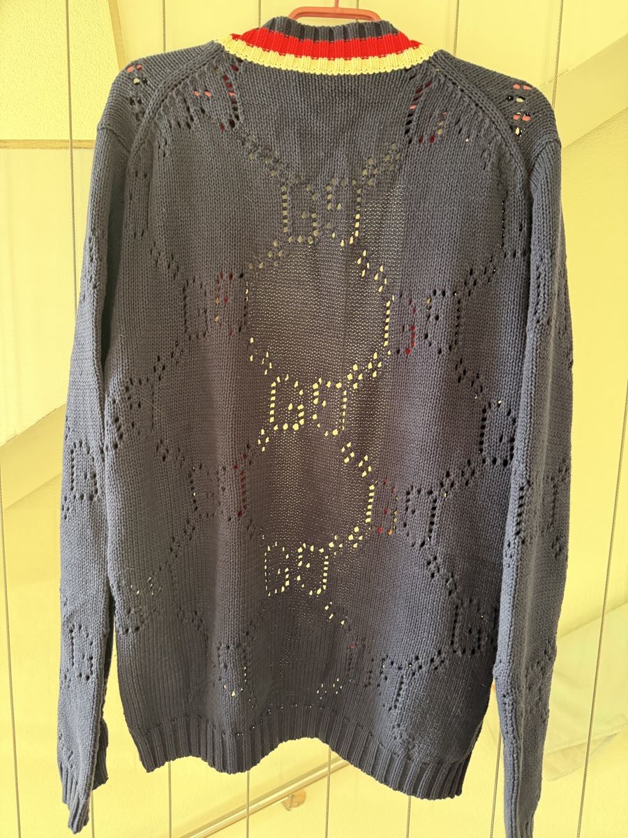 Gucci Giacche: Original Gucci Strickjacke blau mit Logo-Muster   – Usato da Belp venduto da Aliya 6
