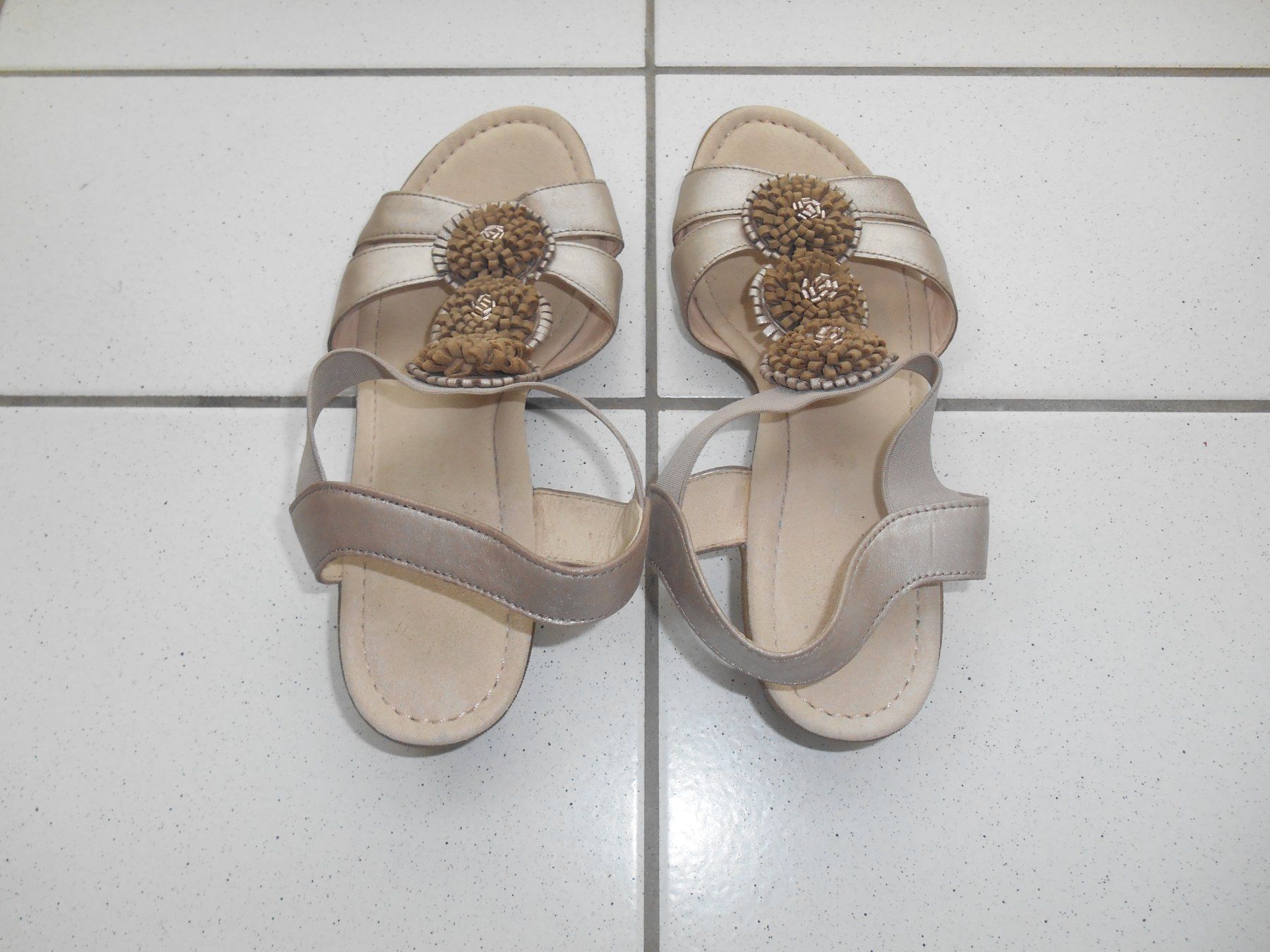 Gabor Damenschuhe: Gabor Leder-Sandale beige Grösse 38.5 – Gebraucht aus Basel von chien008 2