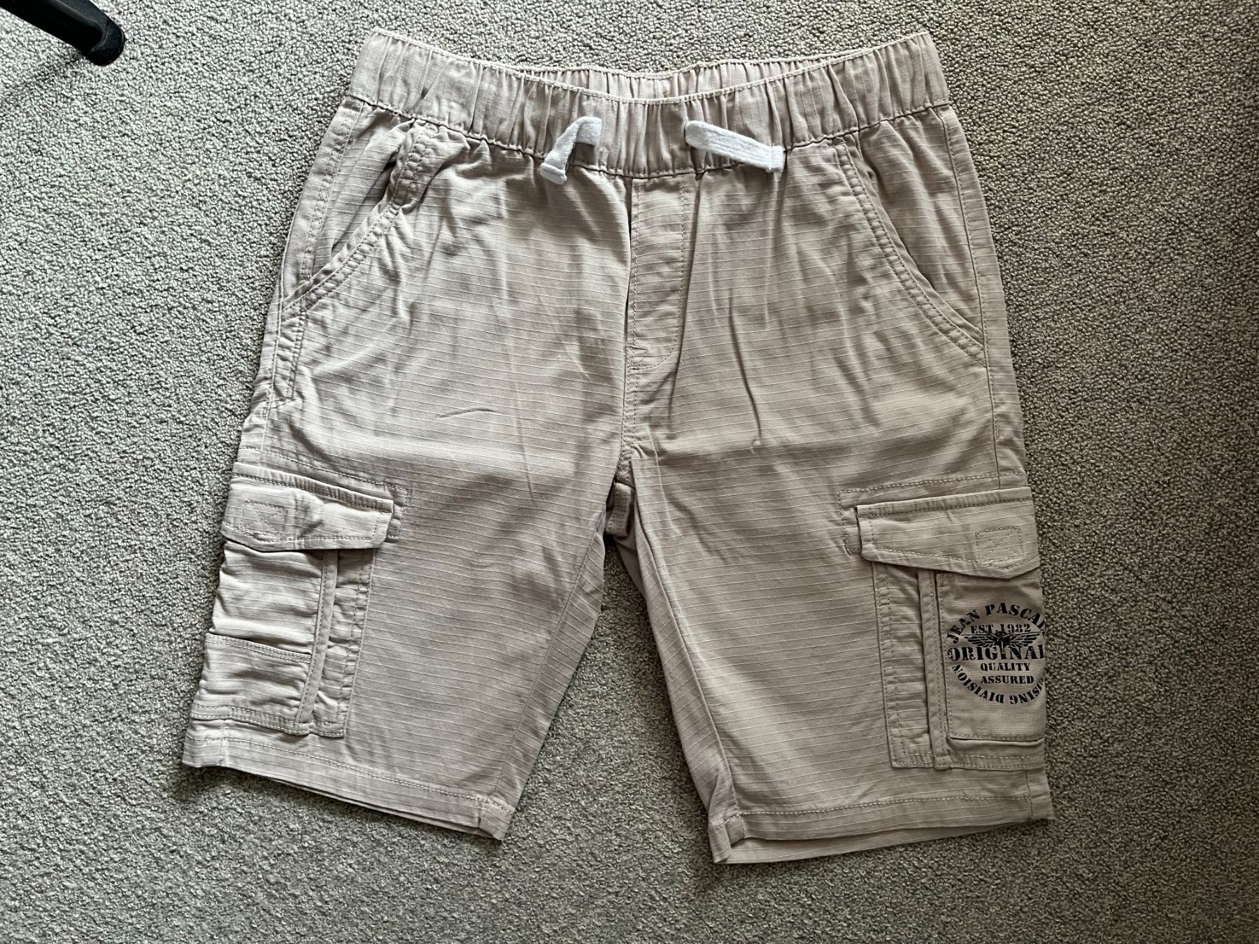 Pantaloni: Shorts Gr S – Nuovo (secondo la descrizione) da Rekingen AG venduto da nederland1