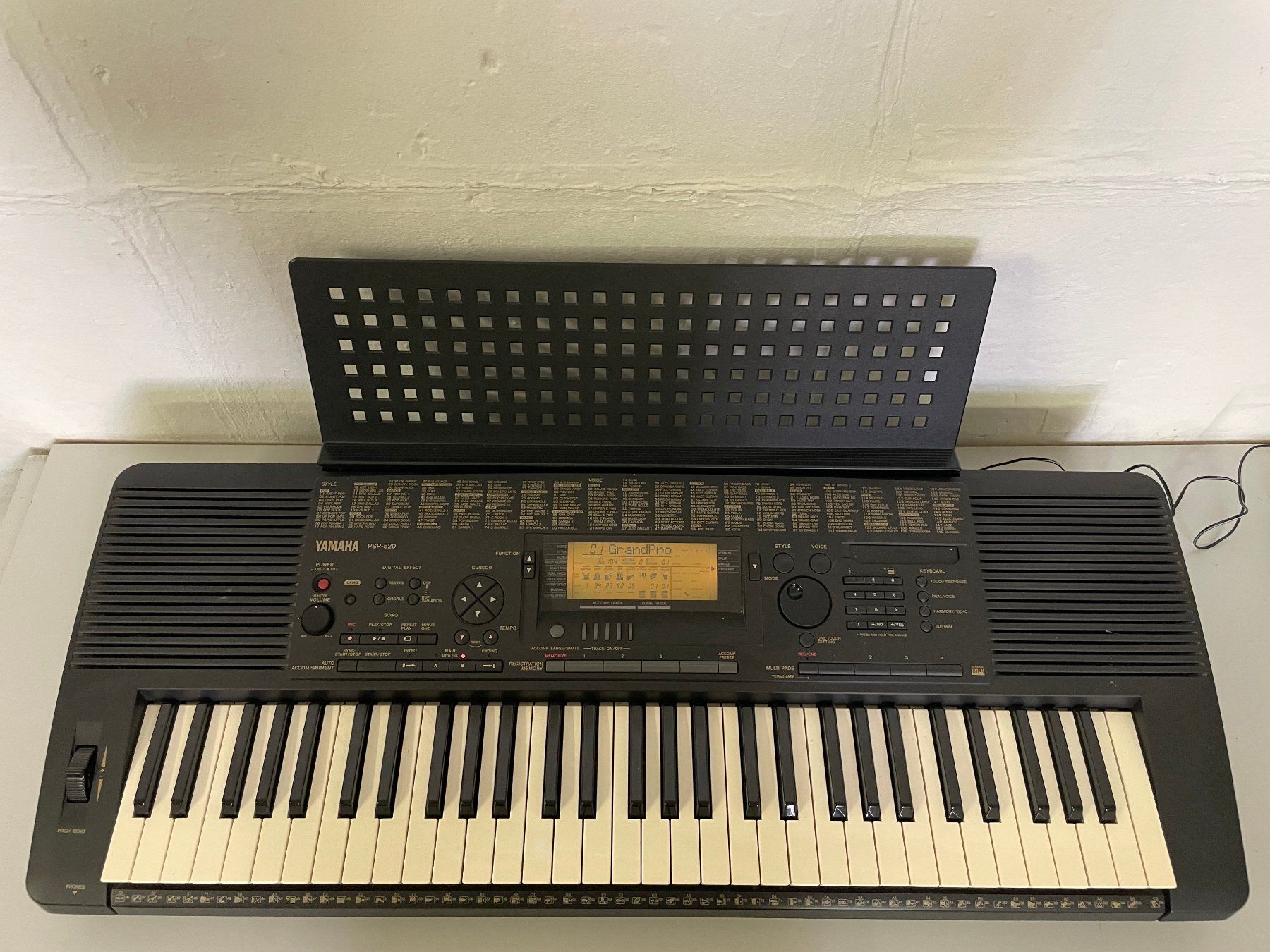 Yamaha Musikinstrumente: Keyboard Yamaha PSR-520 – Gebraucht aus La Croix (Lutry) von netrajet