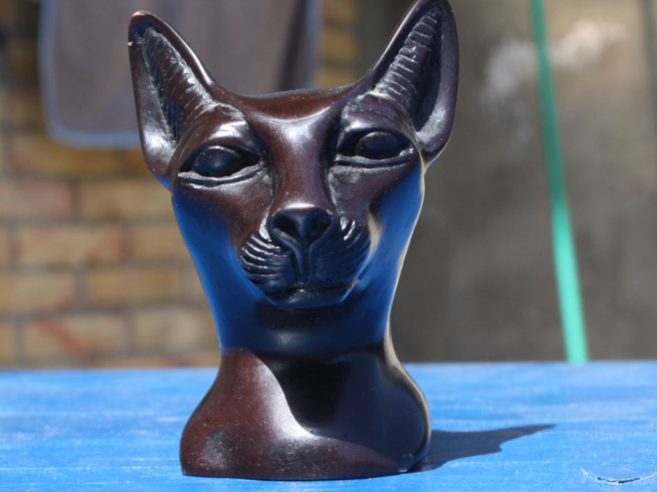 Statuette: KATZENBÜSTE KATZENFIGUR – Usato da Wauwil venduto da Pneuedy