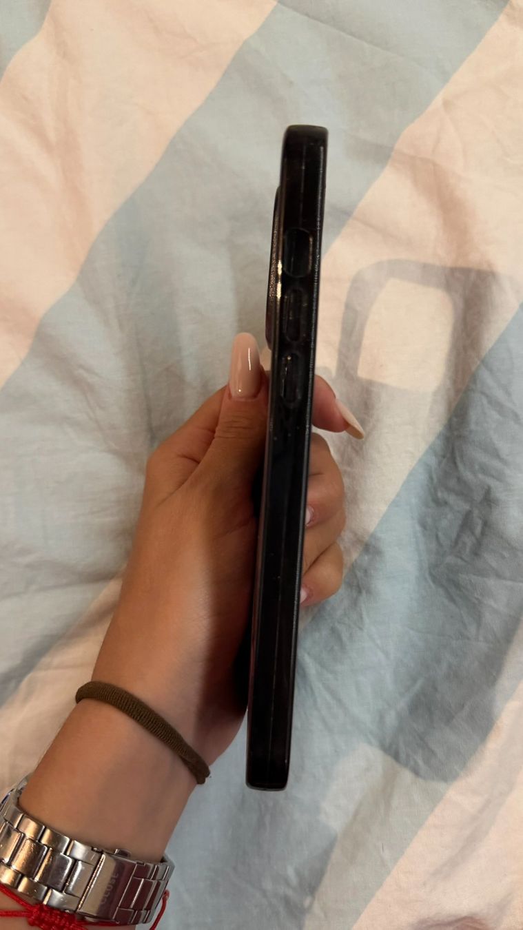 Cover & Protezioni schermo: Coque de téléphone (Iphone 14 Pro Max) – Usato da Randogne venduto da Joel_C 1