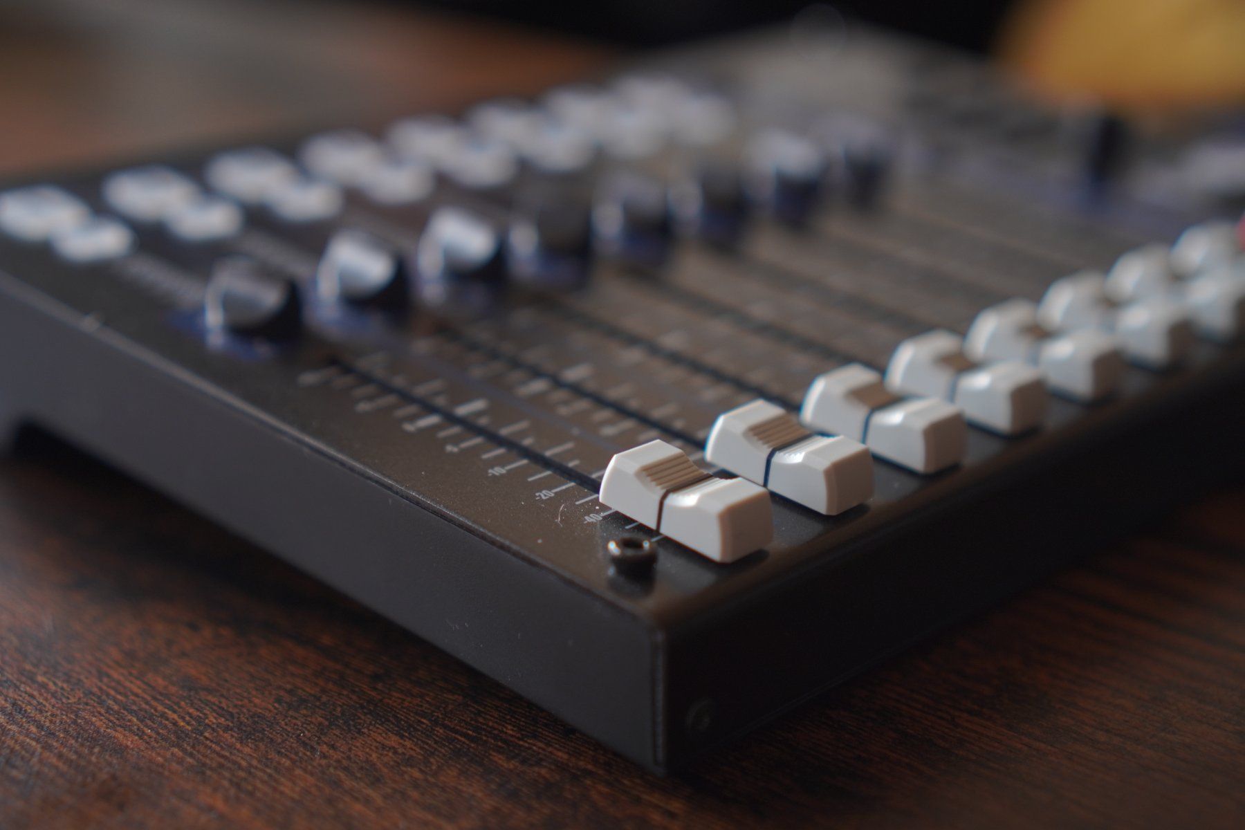 Zoom Console di mixaggio: ZOOM F-Control FRC-8 – Usato da Grand-Lancy venduto da f.csipke 1