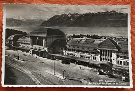 AK Lausanne, La Gare et les Alpes de la Savoie