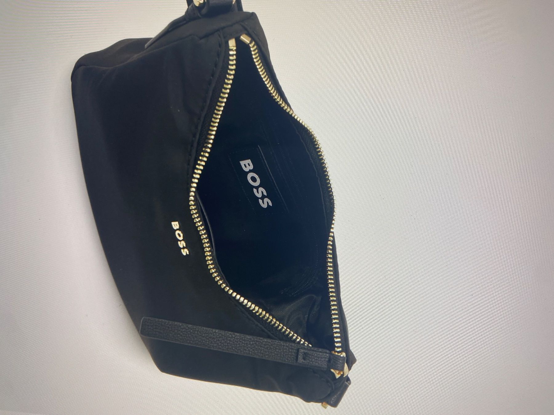 Hugo Boss Taschen für Damen: Handtasche BOSS – Gebraucht aus Bösingen von Trigusik 2