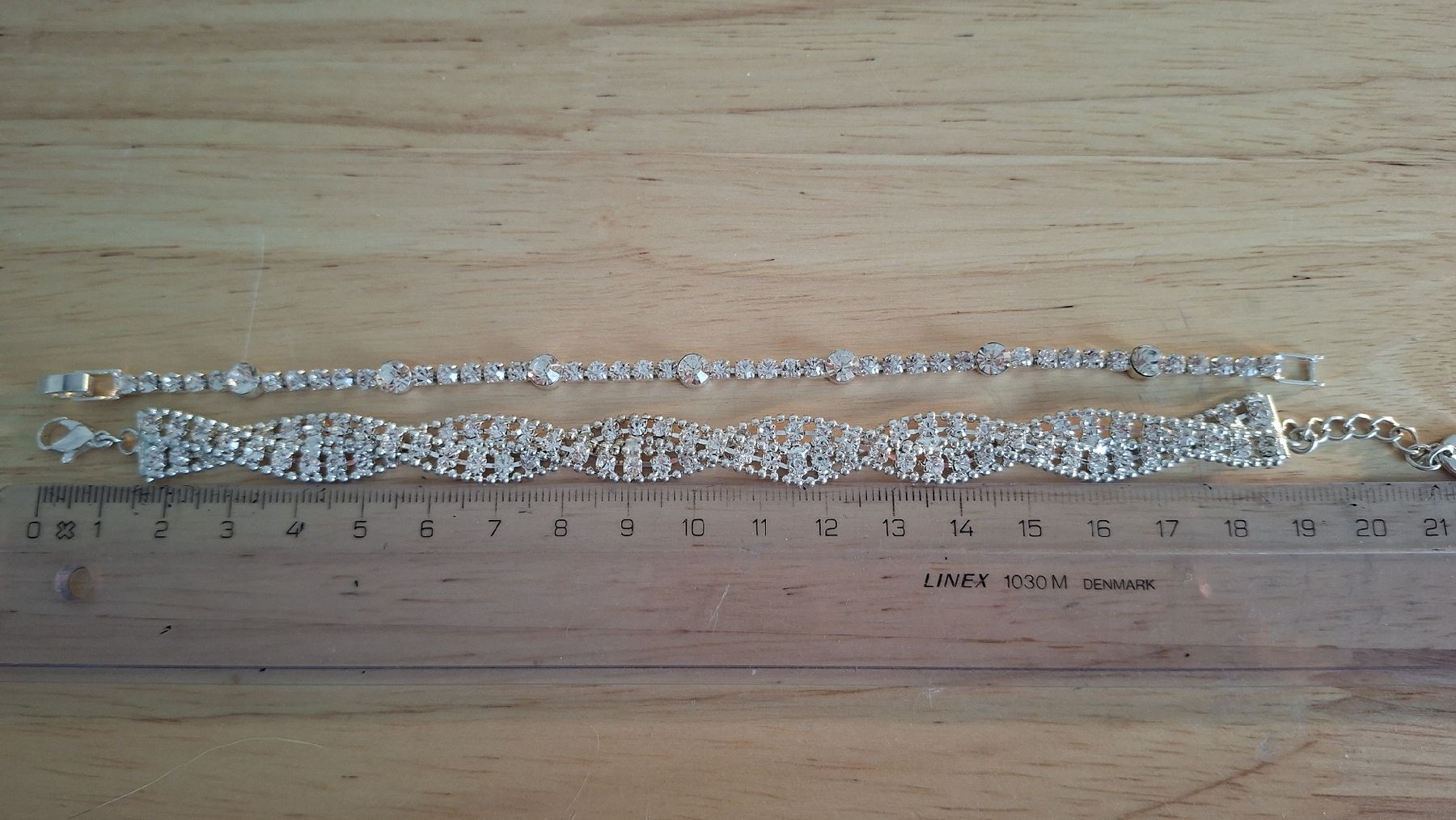 Altri gioielli: 3 Modeschmuck Armbaender mit Strass – Nuovo (secondo la descrizione) da Kriens venduto da Wolly85 3