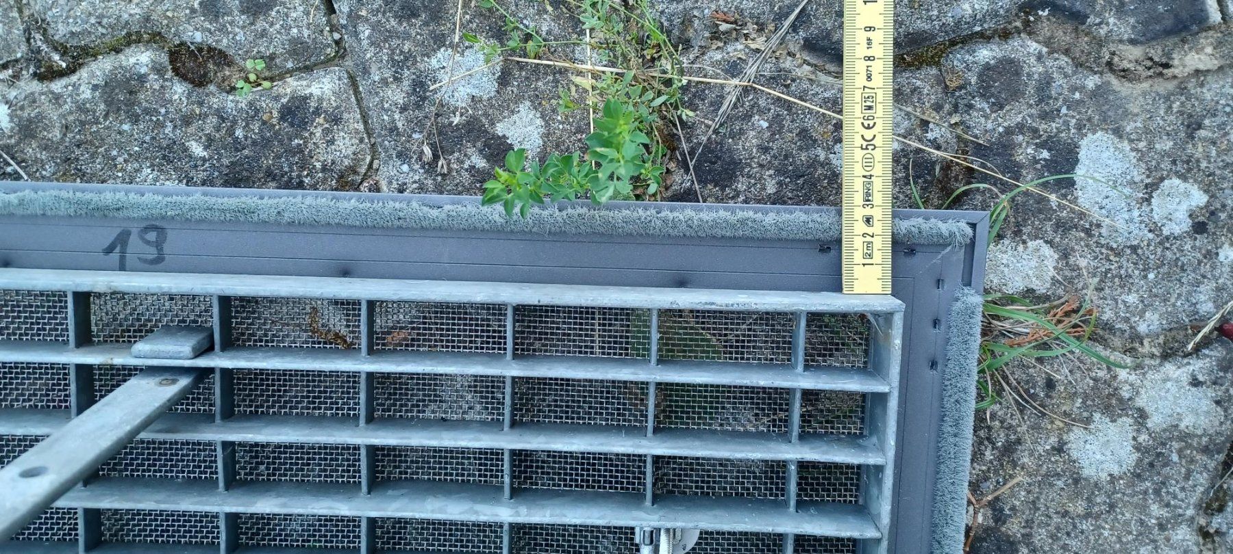 Griglie e Inferriate: Abdeckgitter für Lichtschacht – Usato da Müllheim Dorf venduto da Agami123 7