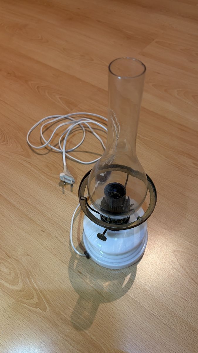 Lampade: Tisch-Lampe ca. 70er Jahre – Usato da Altenrhein venduto da Docdoc 2