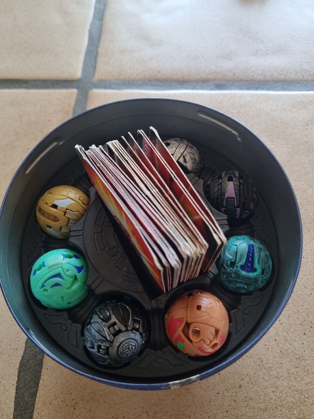 Giochi: Bakugan Set komplett - Figuren, Arena & Karten – Usato da Derendingen venduto da ada_l9pb 1