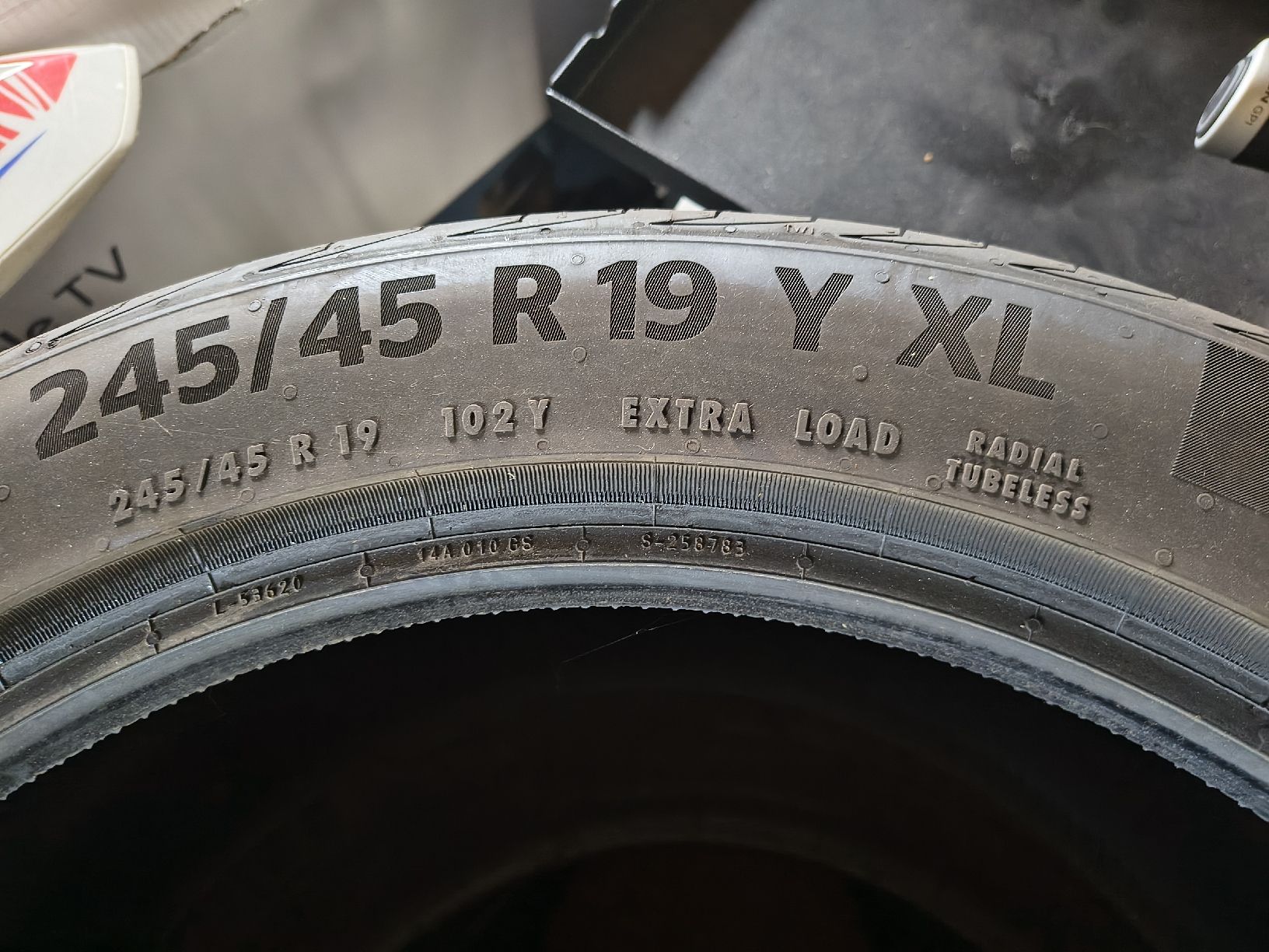 Pneumatici & Ruote complete: 2 Sommerpneu Continental 245/45R19 – Usato da Volketswil venduto da wrrhx 1