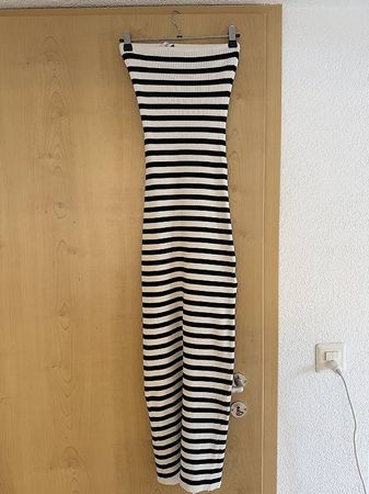 Bershka Strickkleid gestreift