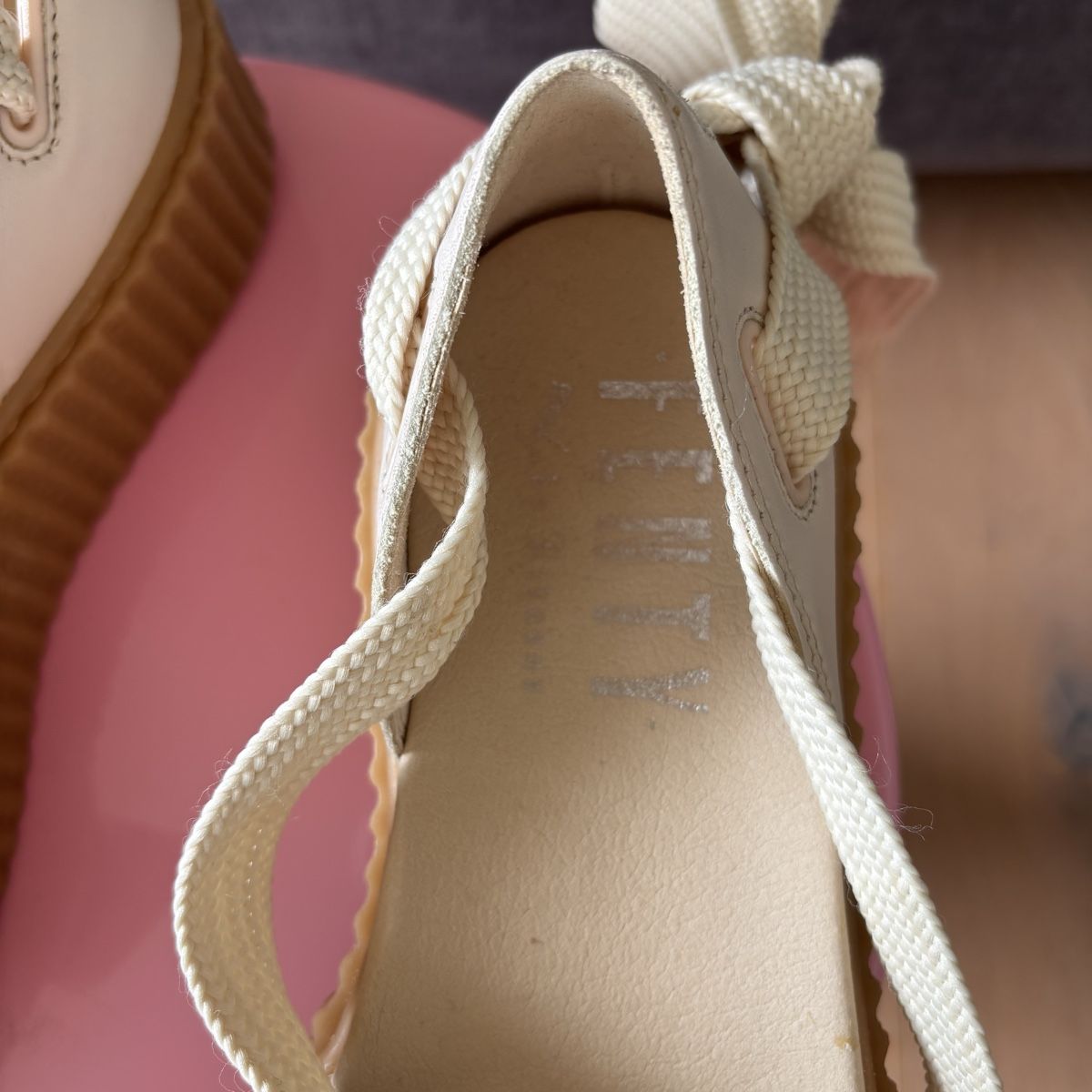 Fenty Scarpe da donna: Fenty Puma Creeper Sandalen Grösse 37 cremeweiss  – Usato da Kilchberg ZH venduto da mer_2bsh 3