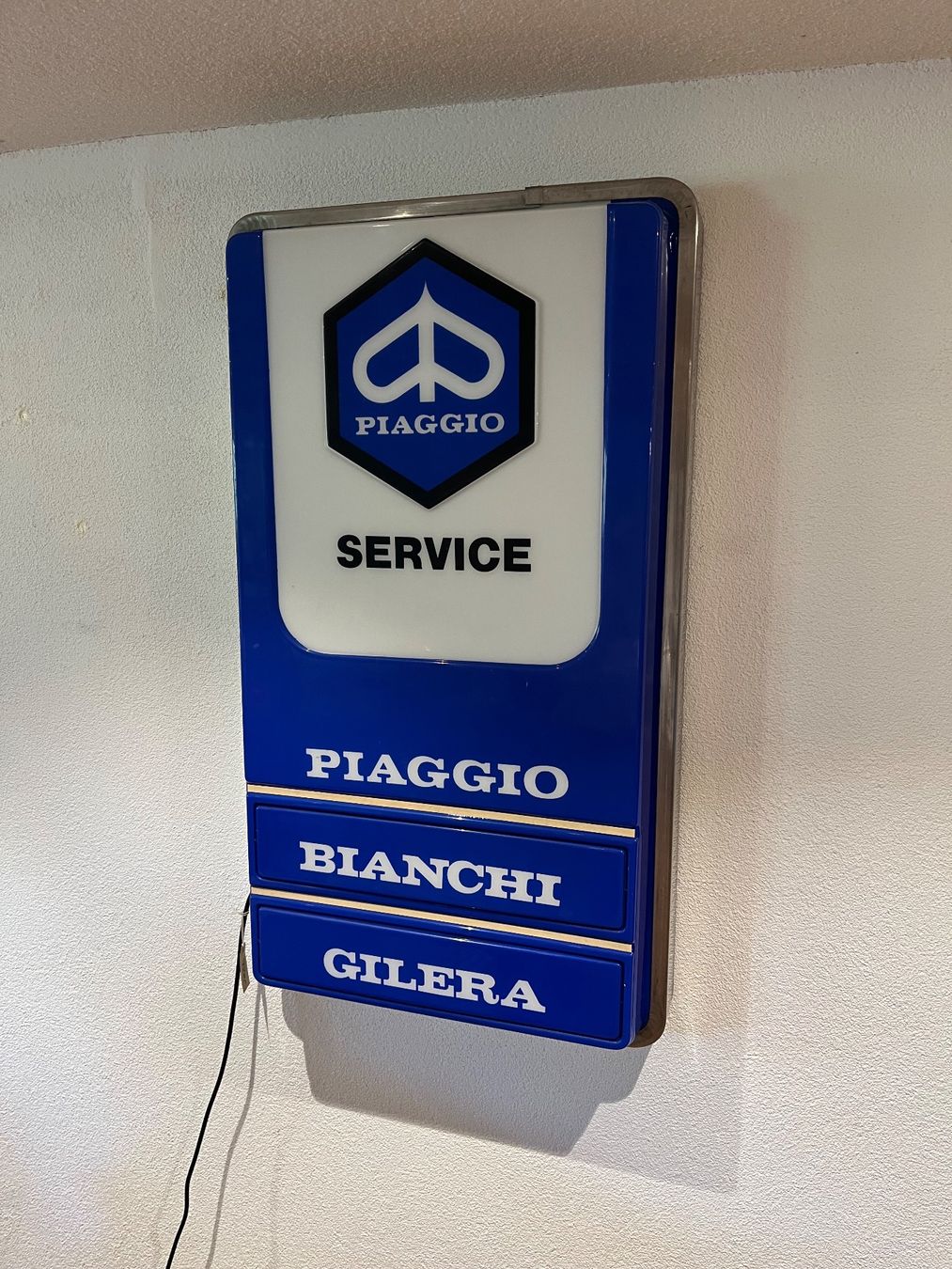 Piaggio Insegne: Piaggio Service - Leuchtreklame – Usato da Erlinsbach venduto da Stu-ff