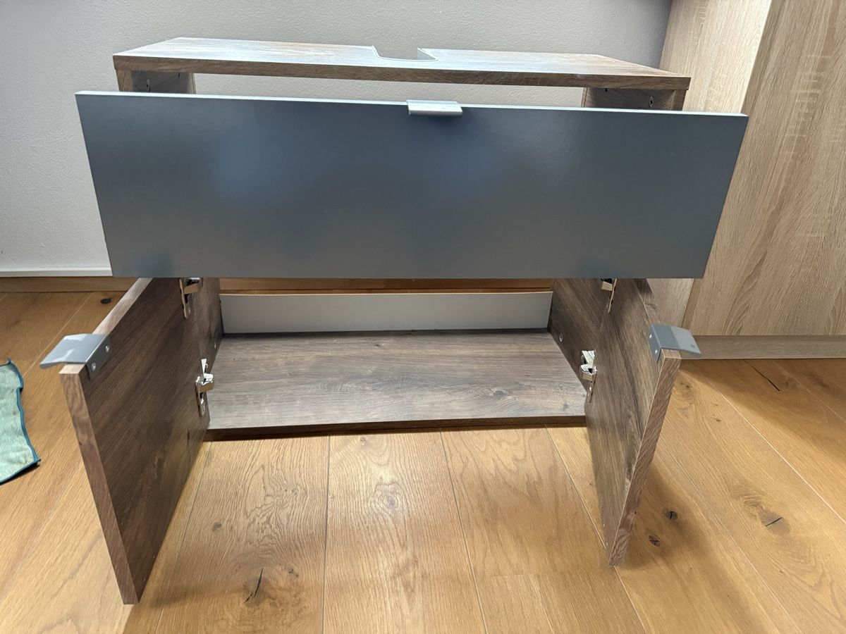 Mobili per bagno: Waschtischunterschrank Holz-Optik mit Schubladen. – Nuovo (secondo la descrizione) da Zell LU venduto da JostM 2