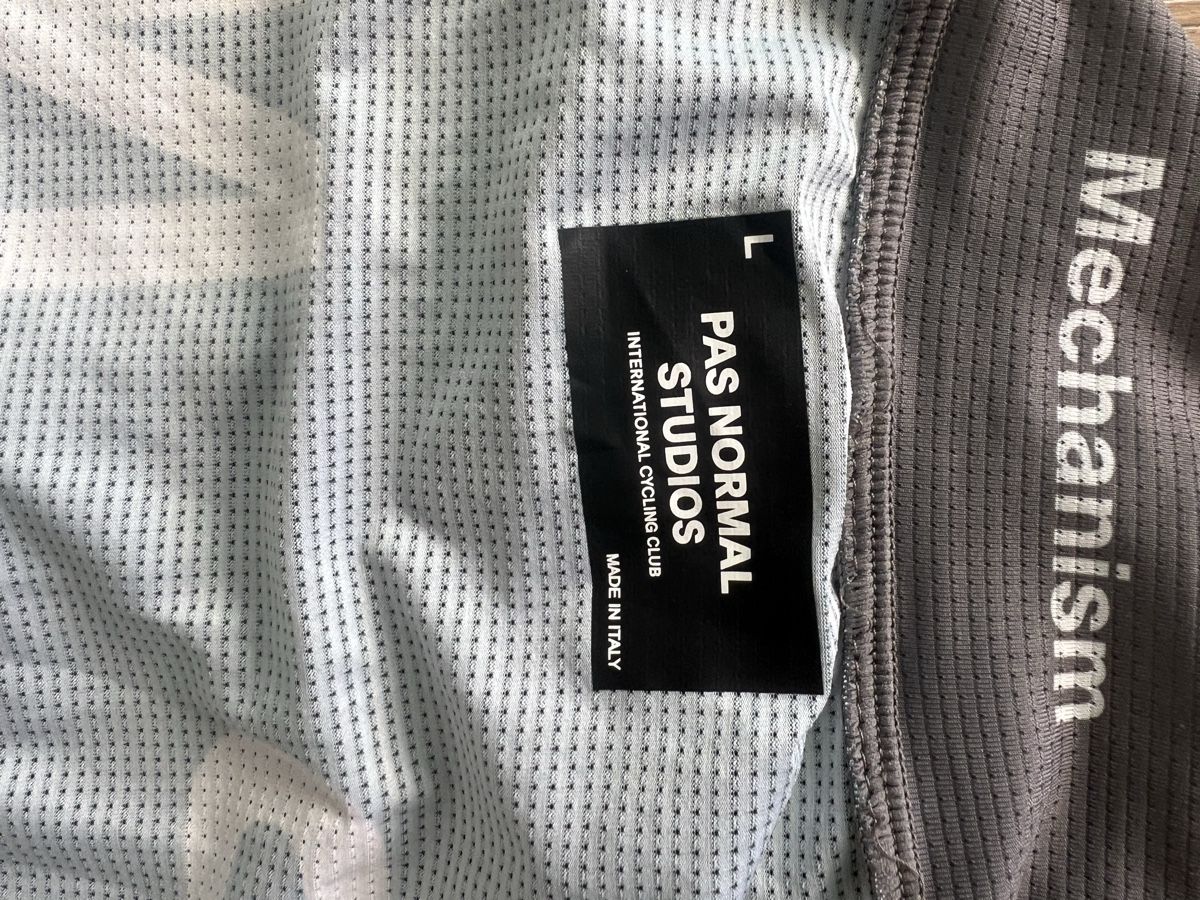 Pas Normal Studios Maillots de corps & Pantalons: Pas Normal Studios - Roadcycling Jersey, size L – D'occasion à Horgen par Seppus75 6
