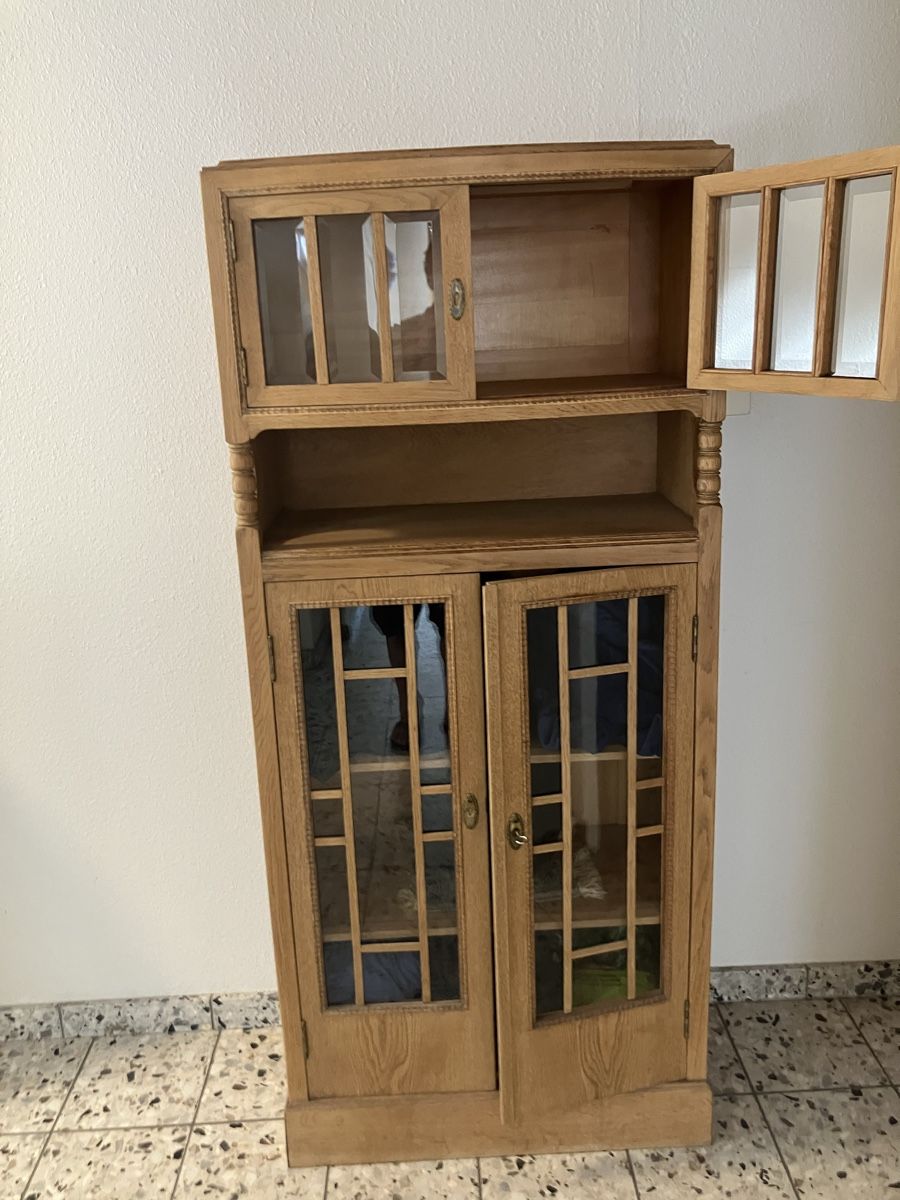 Vitrinen: Vitrine – Gebraucht aus Arosa von ong_fv5d 1