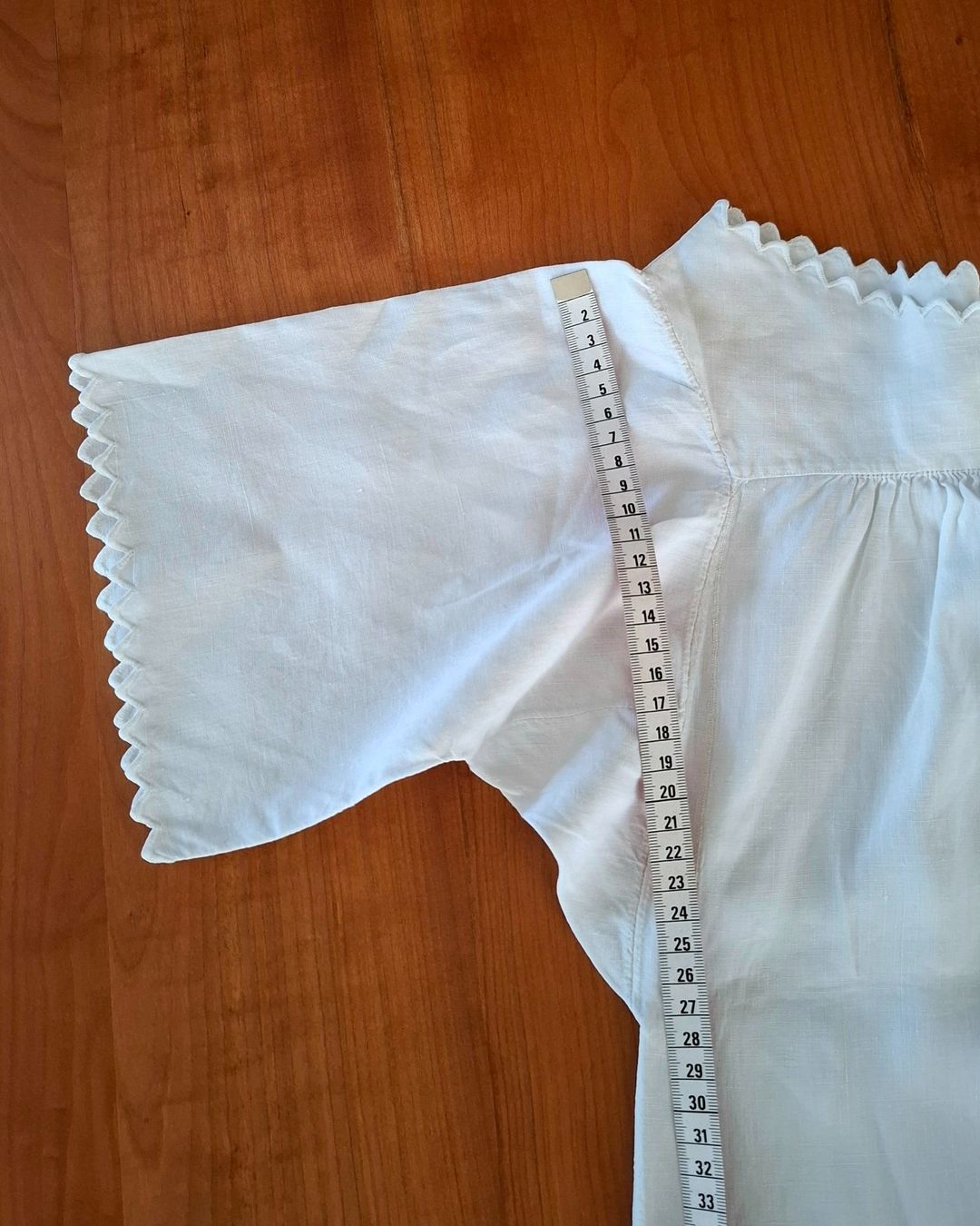 Autres dessous: ANTIKES FEINES LEINENHEMD, UM 1900 – D'occasion à Grüningen par Kartensammler 6