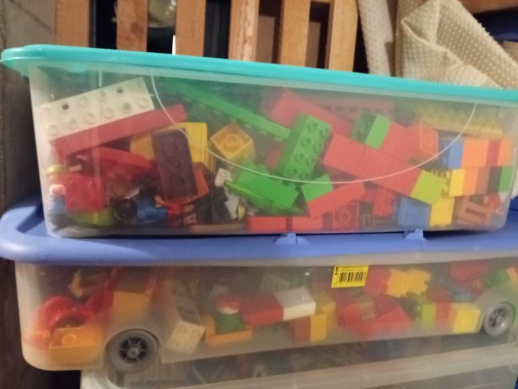 Spielzeuge: 2 volle Boxen Duplosteine – Gebraucht aus Olten von MaggyB01