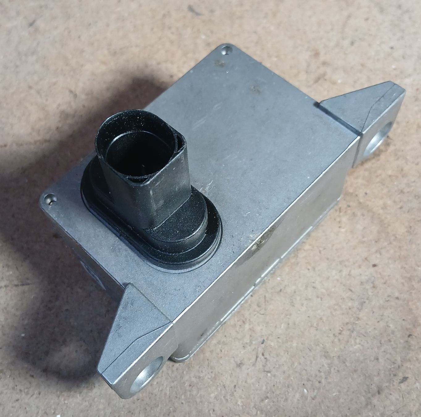 VW Tutti pezzi di ricambio auto: Boîtier ESP VW Touareg 2002-2010 – Usato da la heutte venduto da Auto-stock 1