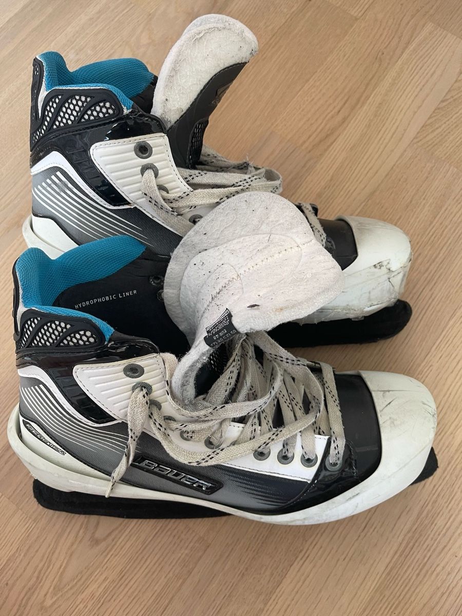 Bauer Pattini da ghiaccio: Bauer Eishockey Schlittschuhe, Grösse 48. Gebraucht. – Usato da Büsserach venduto da hua_1993
