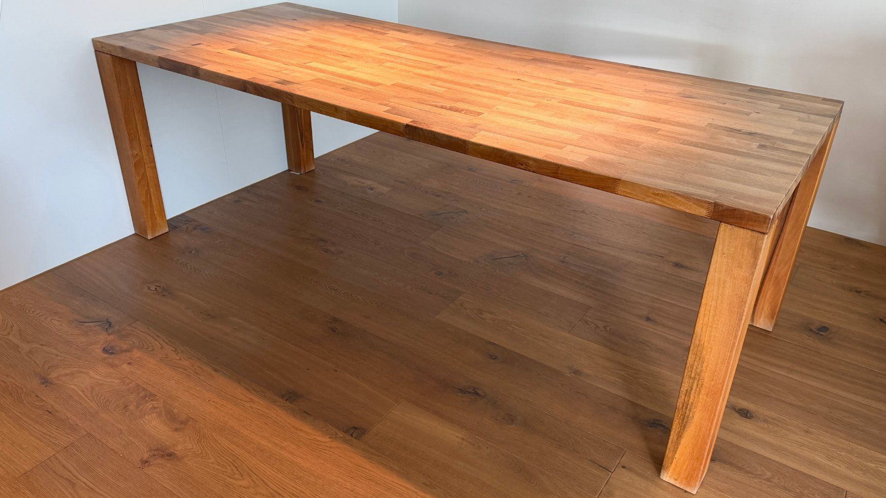 Tables: Tisch aus Massivholz – D'occasion à Küttigen par Hafl