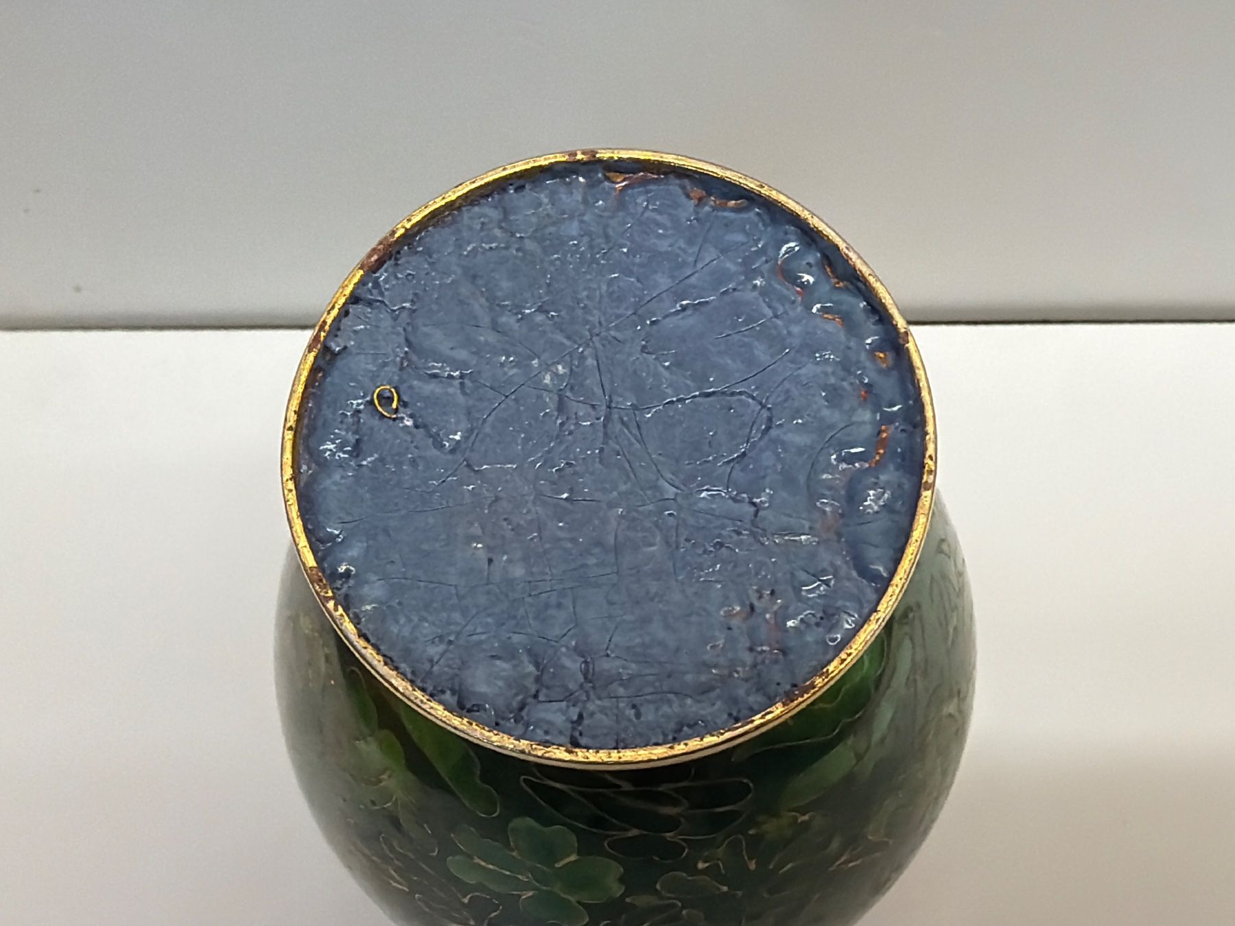 Vasen & Gefässe: VASE CLOISONNE ZWEI GRÜNE DRACHEN – Gebraucht aus Matzingen von exklusives 9