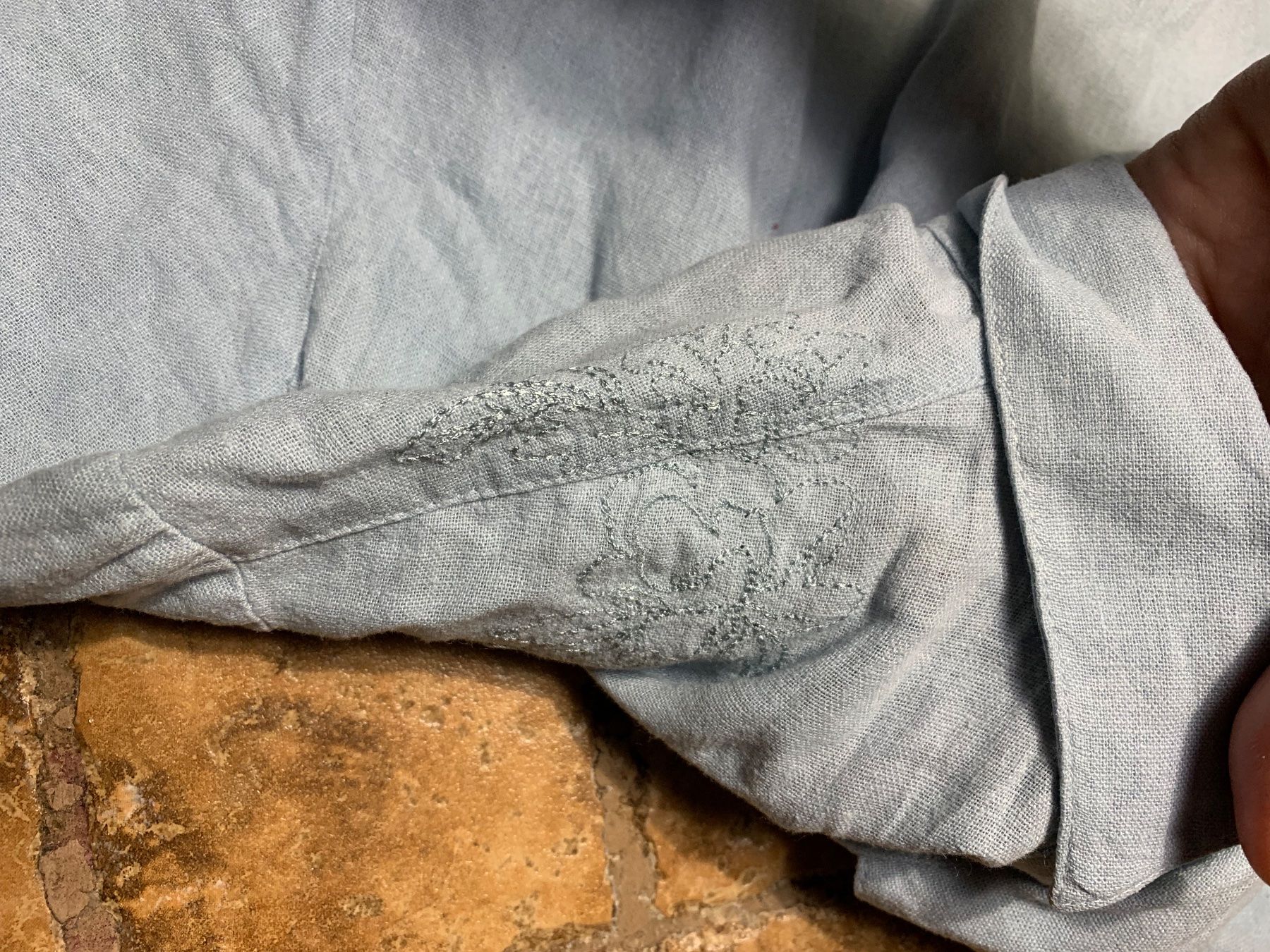 Camicette: Chic Camicia in lino azzurro con ricami floreali – Nuovo (secondo la descrizione) da Locarno venduto da Fixed8 5