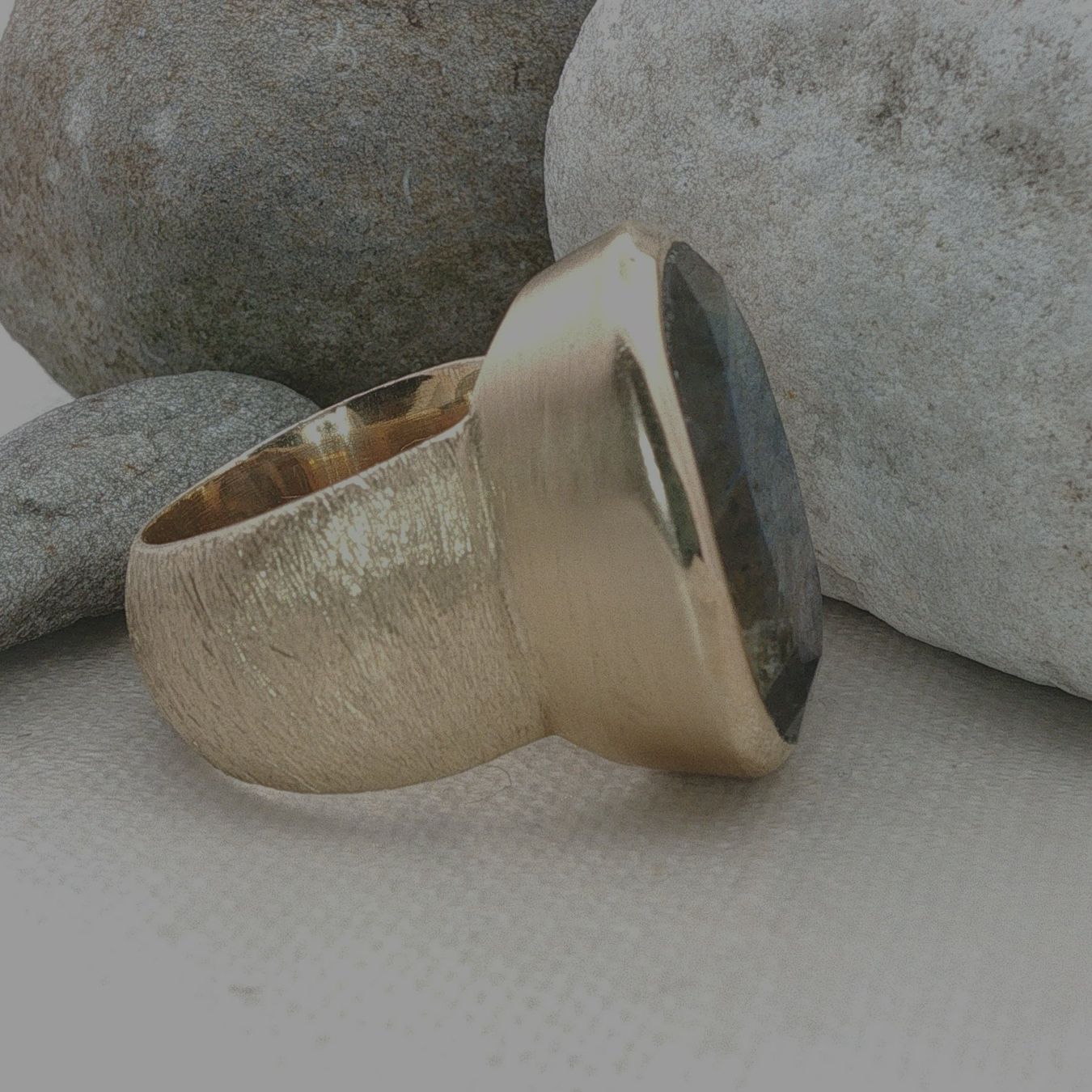 Olga Ribler Anelli: Unikate Silber Ring 925 mit Labradorit Grösse 54 – Nuovo (secondo la descrizione) da Luzern venduto da Schmuckoutlet 5