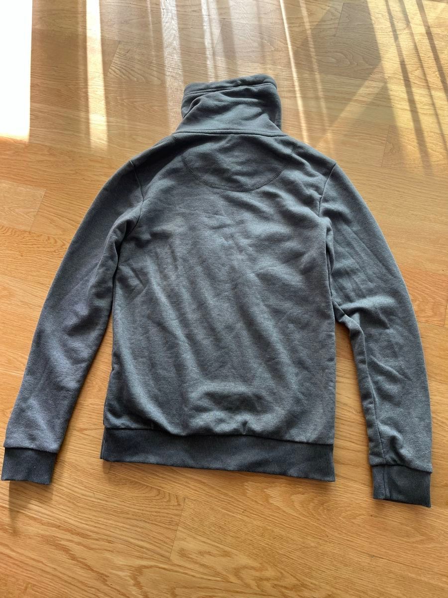 Maglioni & Felpe: Grauer Pullover, Grösse S – Usato da Zürich venduto da MariaSusanne 4