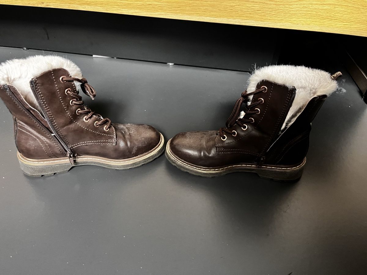 Scarpe da donna:  Stiefel braun mit Warmfutter – Usato da Küssnacht am Rigi venduto da lus_g9xw 3