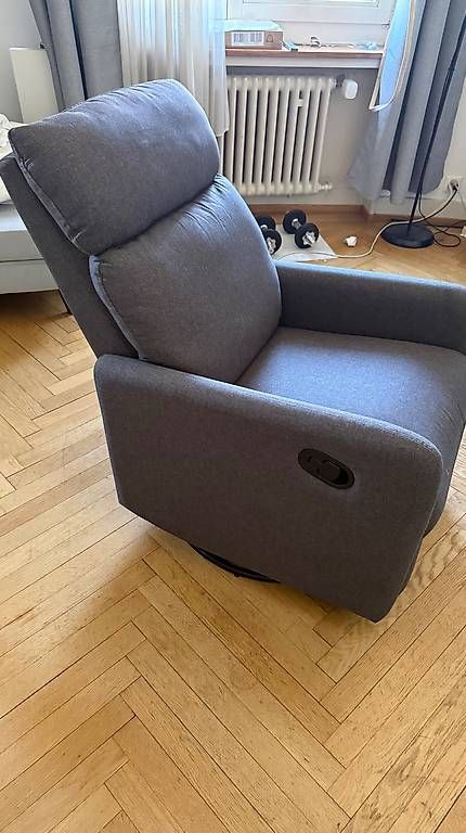 Sofas: Gepolstertes Sofa von Conforama – Défectueux à Zürich par Salsa_Lover