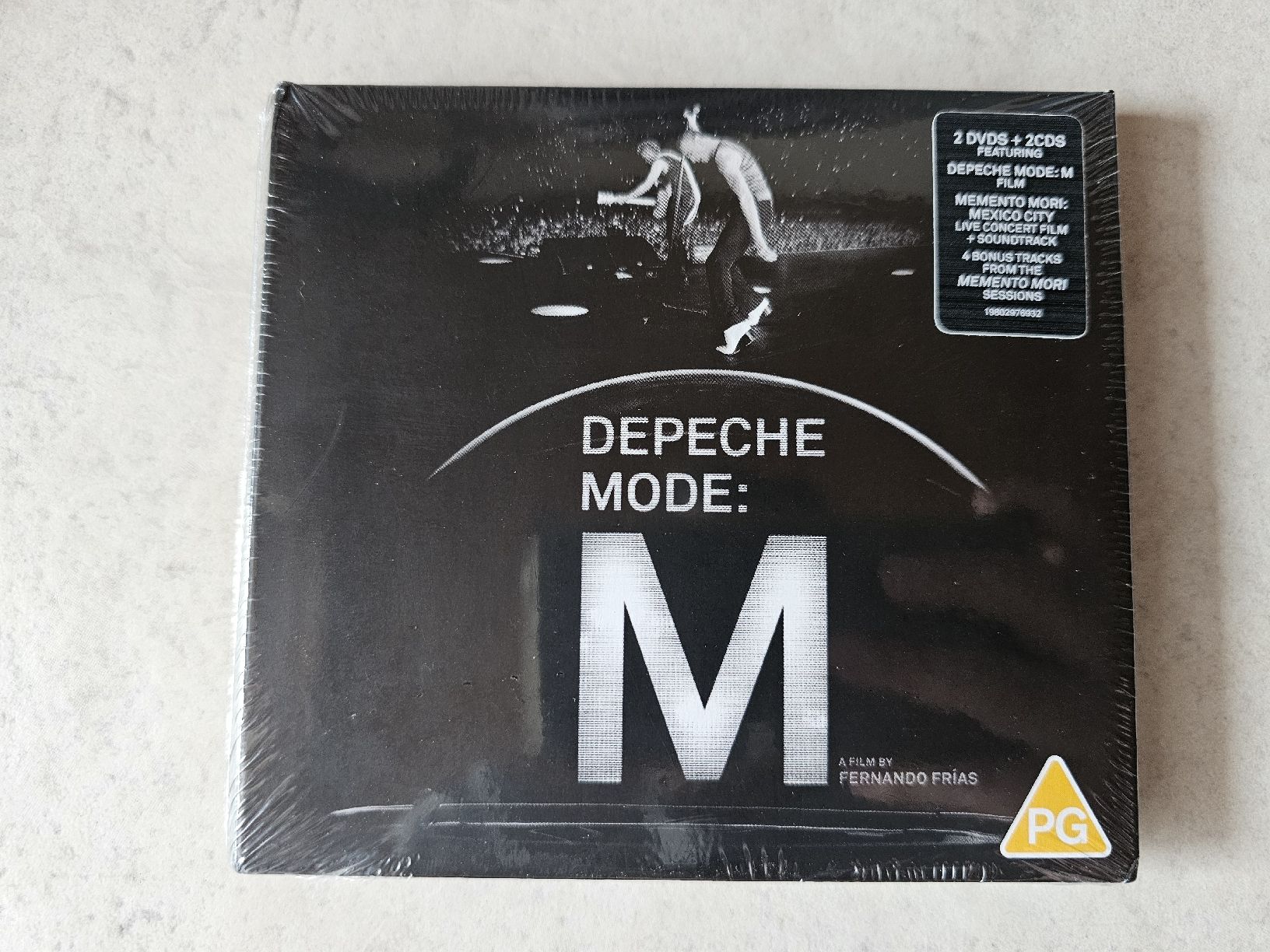 CD: Depeche Mode  -  M  /  2 CDs + 2 DVDs Fabrikneu – Nuovo e nell'imballaggio originale da Schneisingen venduto da backstore24