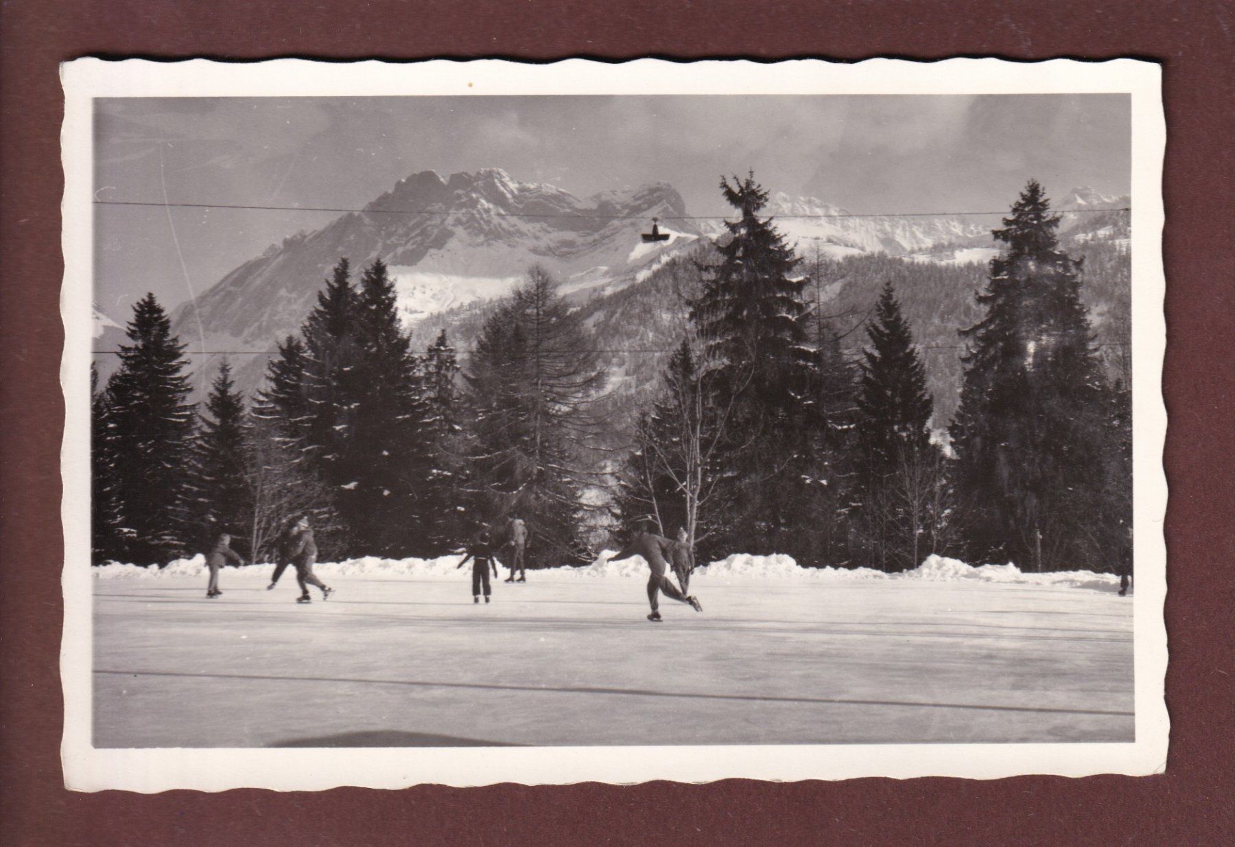 Cartoline postali: PHOTO - Patin à glace – Usato da Pully venduto da nicecards