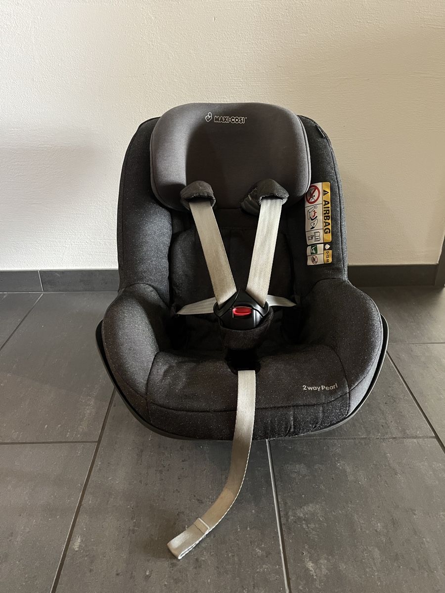 Maxi-Cosi Seggiolini per auto: Maxi Cosi 2way Pearl mit 2wayFix Station – Usato da Kleinandelfingen venduto da marco_85 1