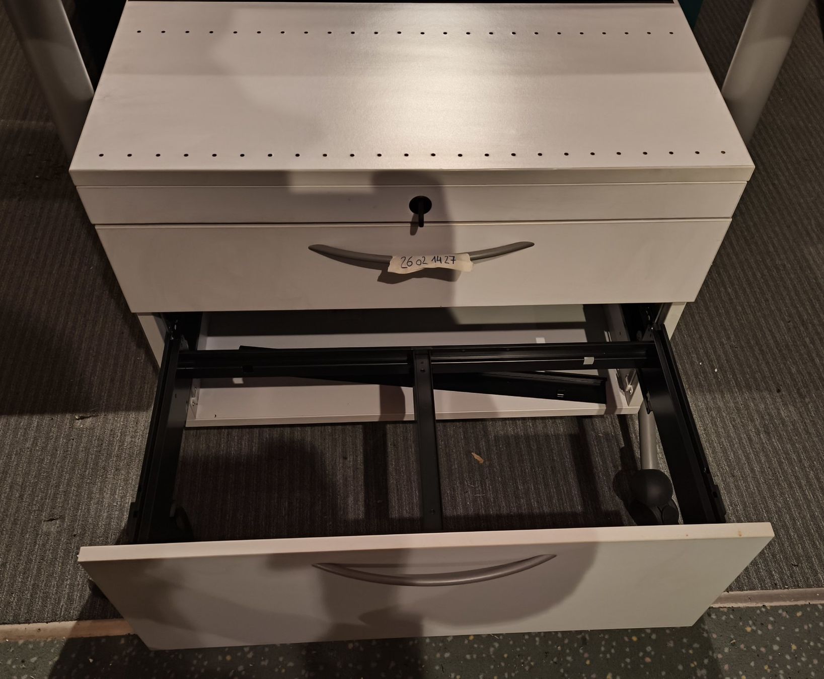 Banconi: Büro Rollcontainer mit  Tischablage Züco – Usato da Rorschacherberg venduto da snOOpydOg11 2