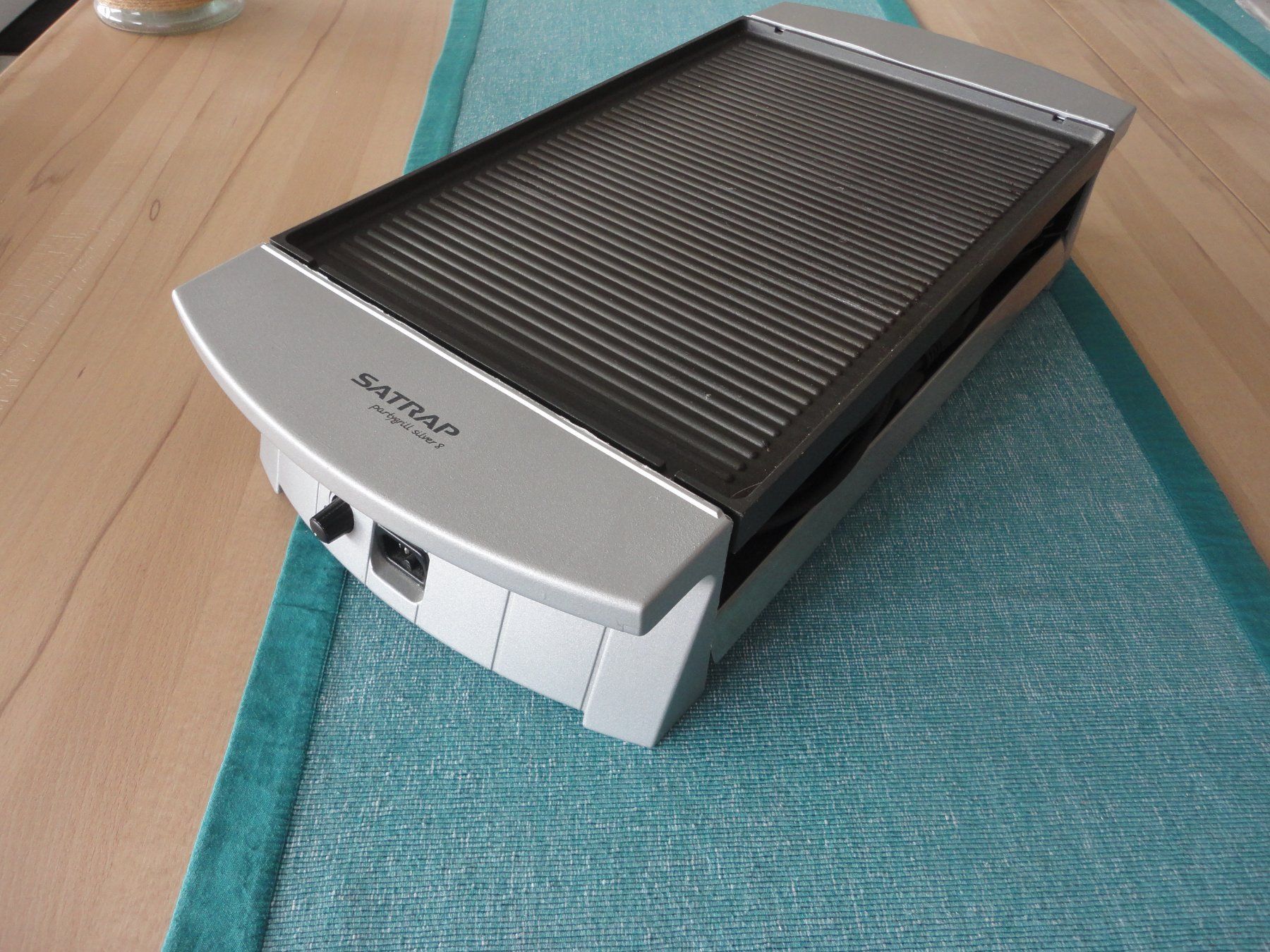 Grills: Tischgrill Satrap – Gebraucht aus Birmensdorf ZH von res_wh2b