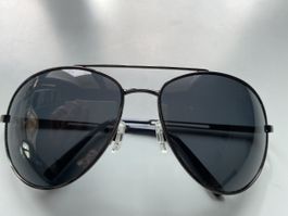 Sonnenbrille schwarz