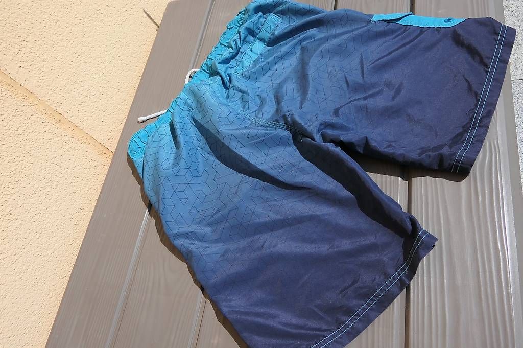 Costumi da bagno: Coole, leichte Badehose Gr. S – Usato da Lenggenwil venduto da Reto888 1