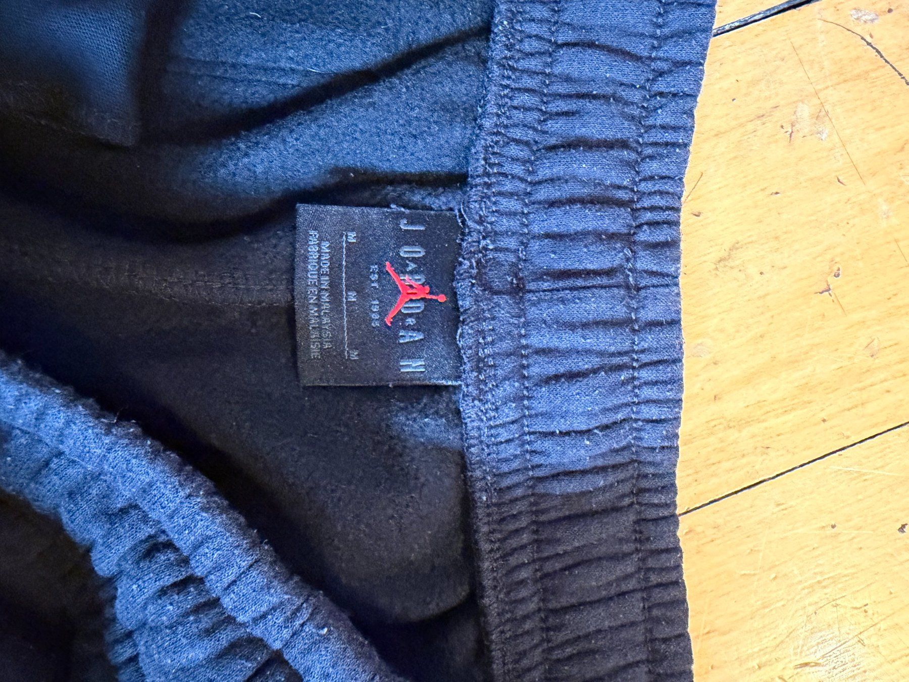 Pantalons: Short Jordan bleu marine – D'occasion à Genève par rij_7zrr 1