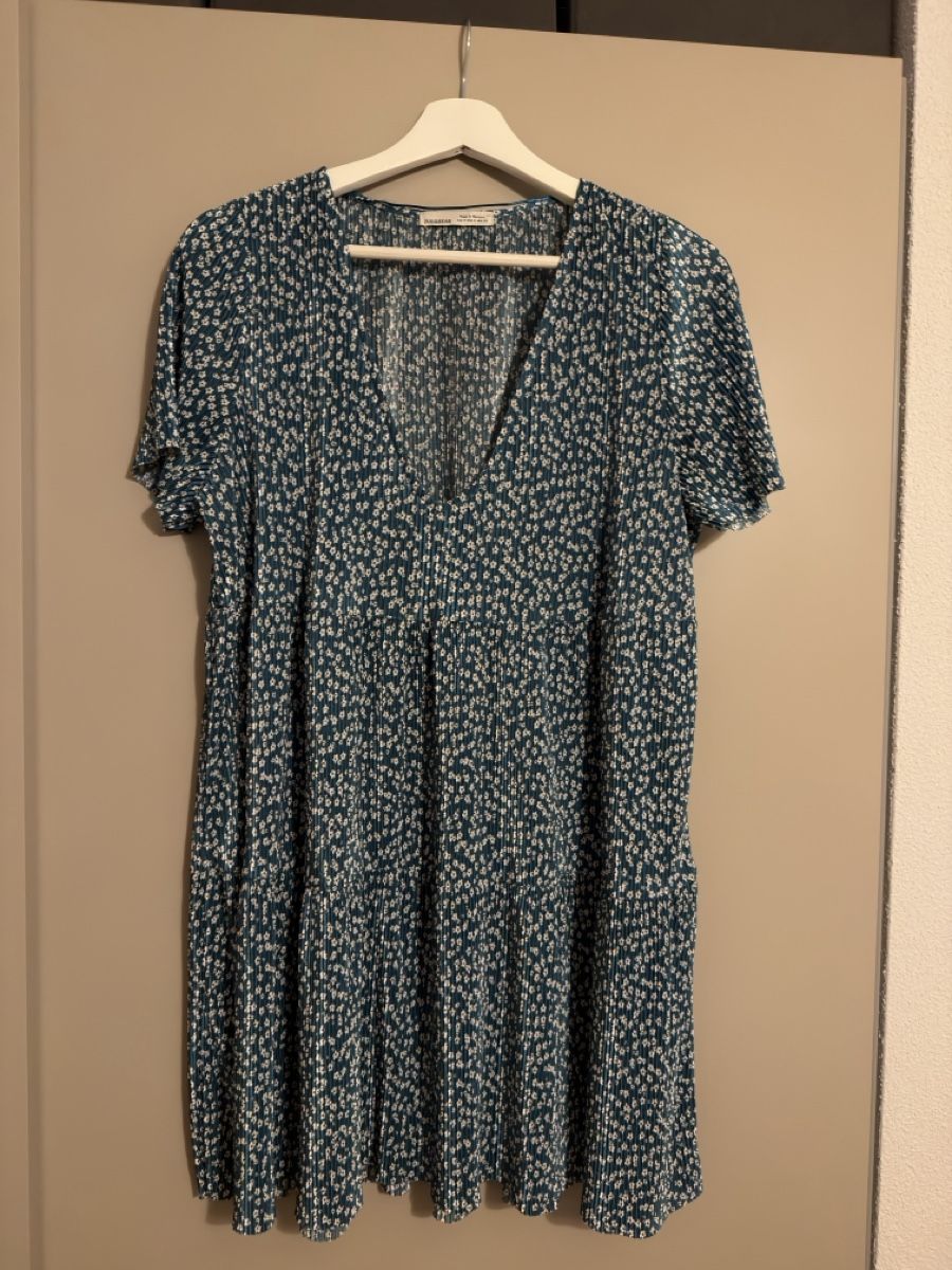 Pull&Bear Vestiti: Kleid blauweiss geblümt – Usato da Spreitenbach venduto da ada_m5v9