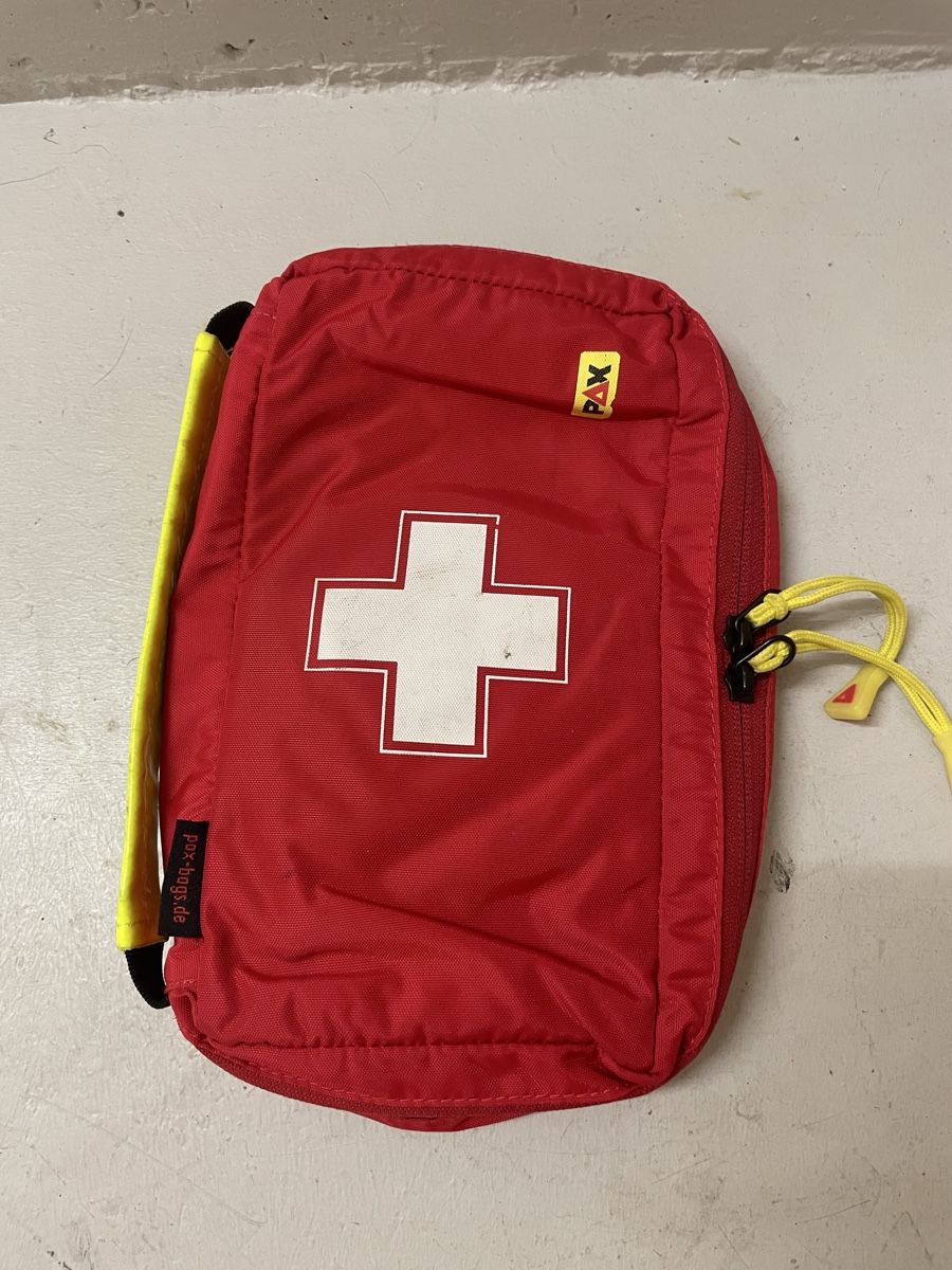 Kit di pronto soccorso: PAX poche premier secours – Usato da La Tour-de-Trême venduto da jul_l8fs