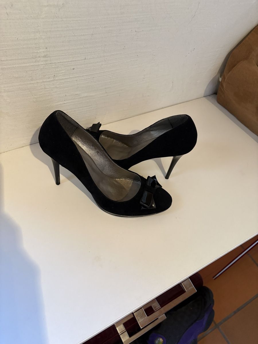 Damenschuhe: Samt Highheels gr 41 – Gebraucht aus Stäfa von Louder85 1