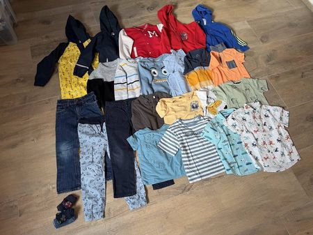 25-teilies Kleiderset Jungs Grösse 110