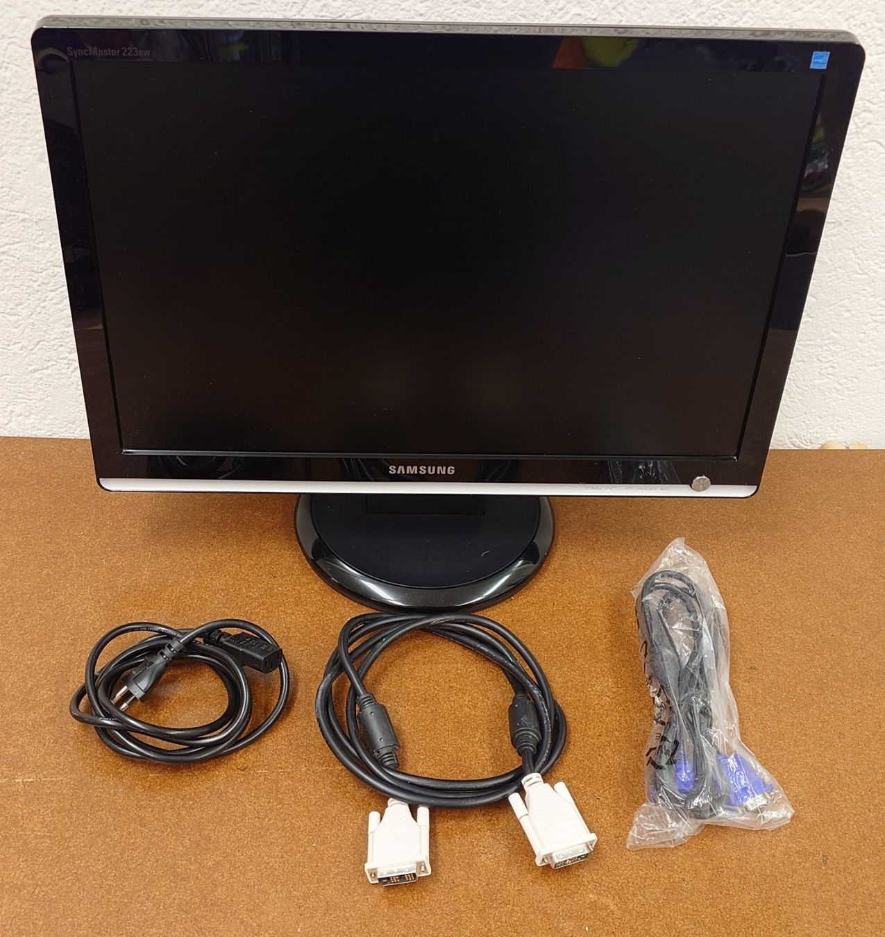 Samsung Monitor: Samsung SyncMaster 223BW 22" Monitor - getestet – Usato da Ostermundigen venduto da Chrisascht 1