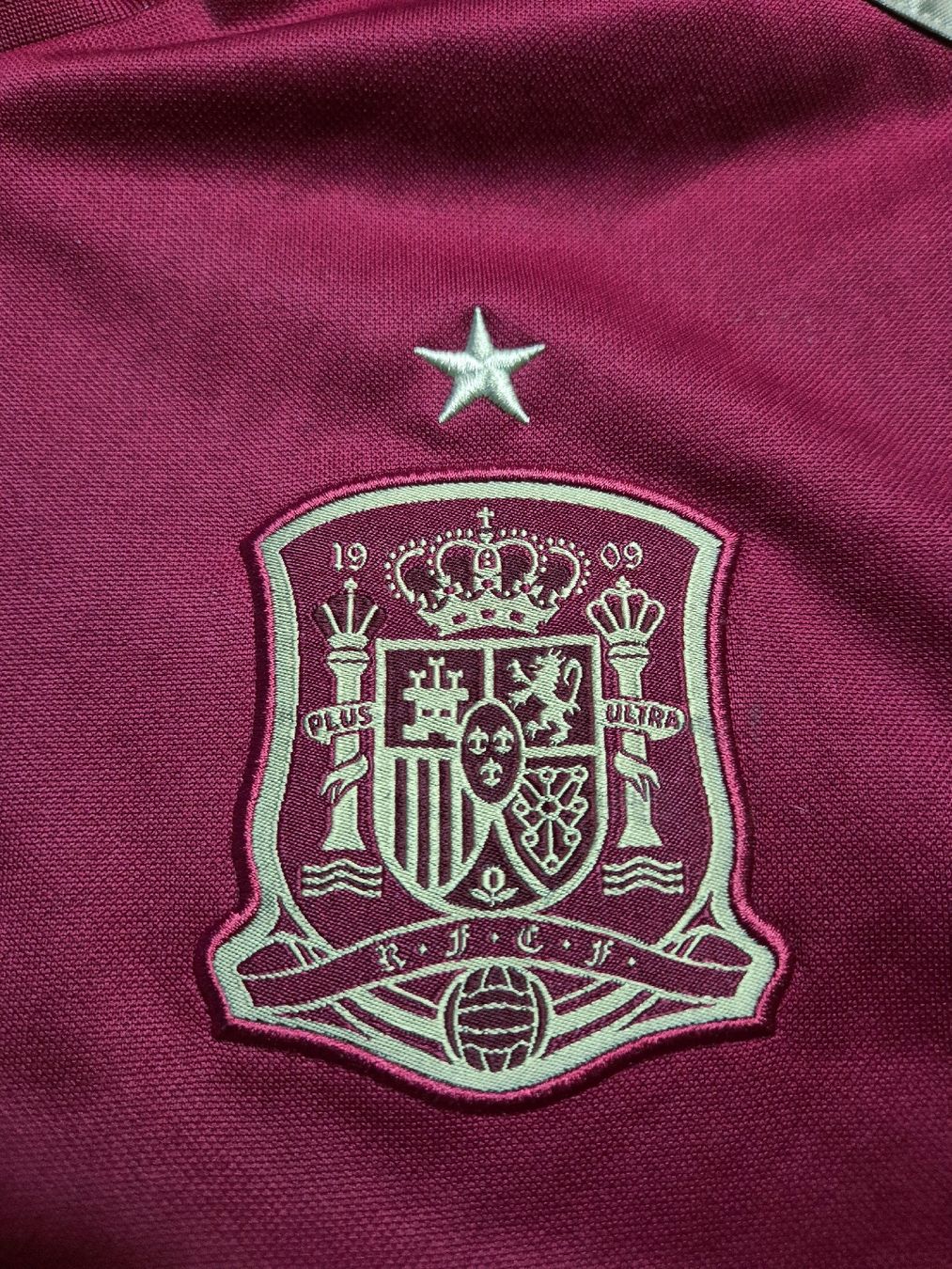 Adidas Giacche: Adidas 2014 Spanien Jacke Grösse M – Usato da St. Gallen venduto da CaliSunshine 2