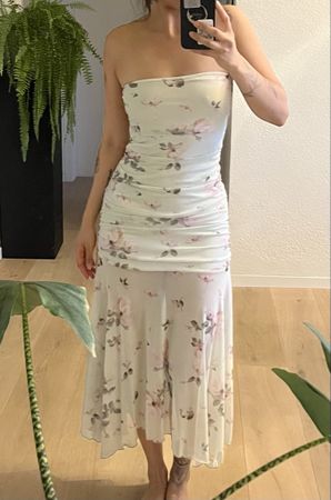 Pull&Bear Sommerkleid Blumenmuster, Gr. XS, neuwertig