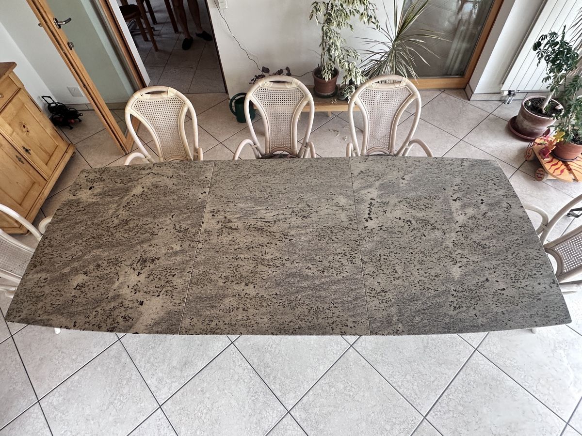Tischset: Steintisch + 8 Stühle – Neu (gemäss Beschreibung) aus Rünenberg von nin_7qct 2