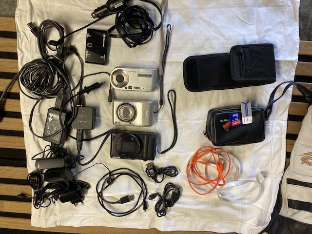 Fotocamera: Sony Digitalkamera -Set – Usato da Wängi venduto da Carlson1222