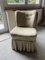 Antiker Stuhl / Sessel mit Blumenmuster, Vintage Look